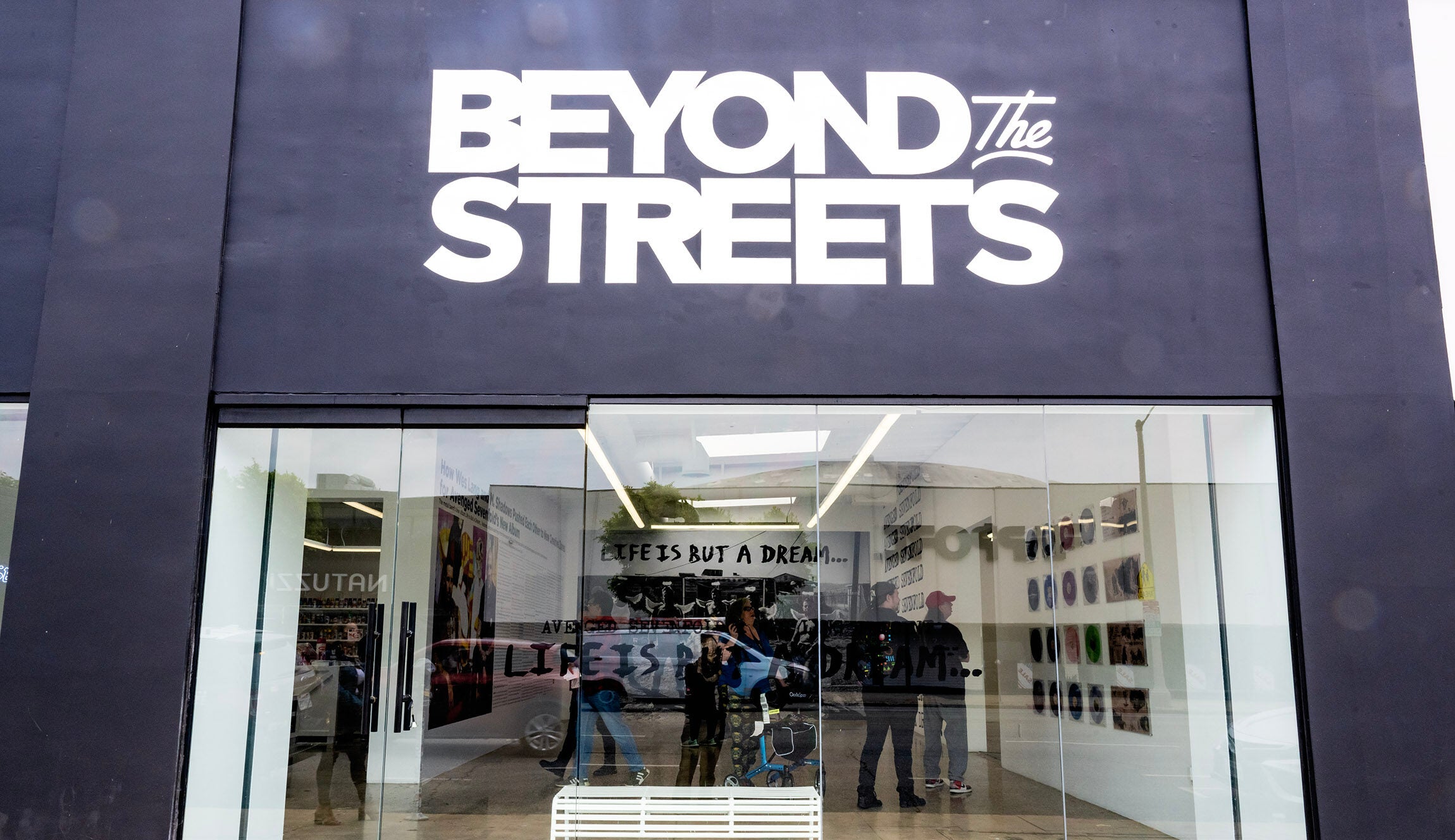 Shop Beyond the Streets - BEYOND THE STREETS
