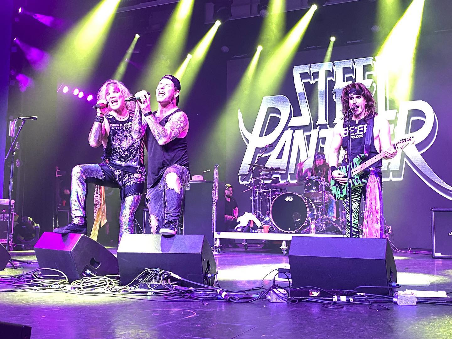 Watch Corey Taylor join Steel Panther to pay tribute to Dio with a performance of "Rainbow In the Dark"