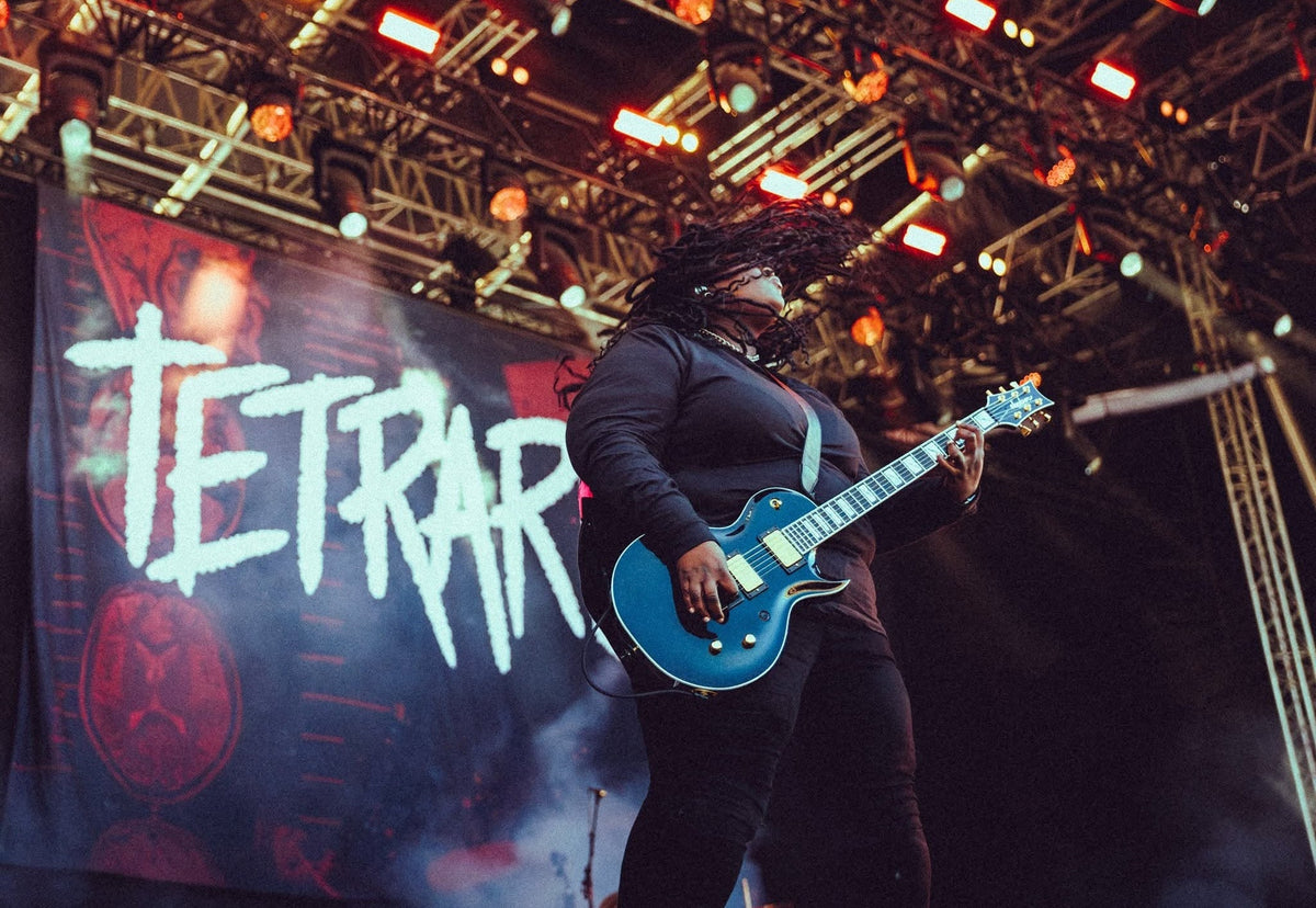 Tetrarch's Diamond Rowe Performs Metallica Classic For the Atlanta Falcons Faithful