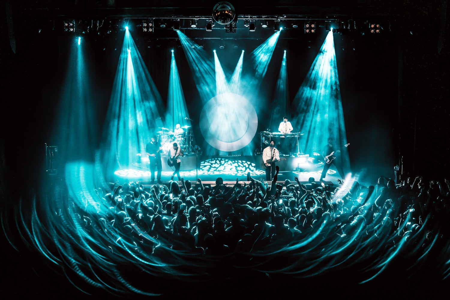 Full Bloom: The Devil Wears Prada Earn Their Flowers With A Memorable SoCal Set