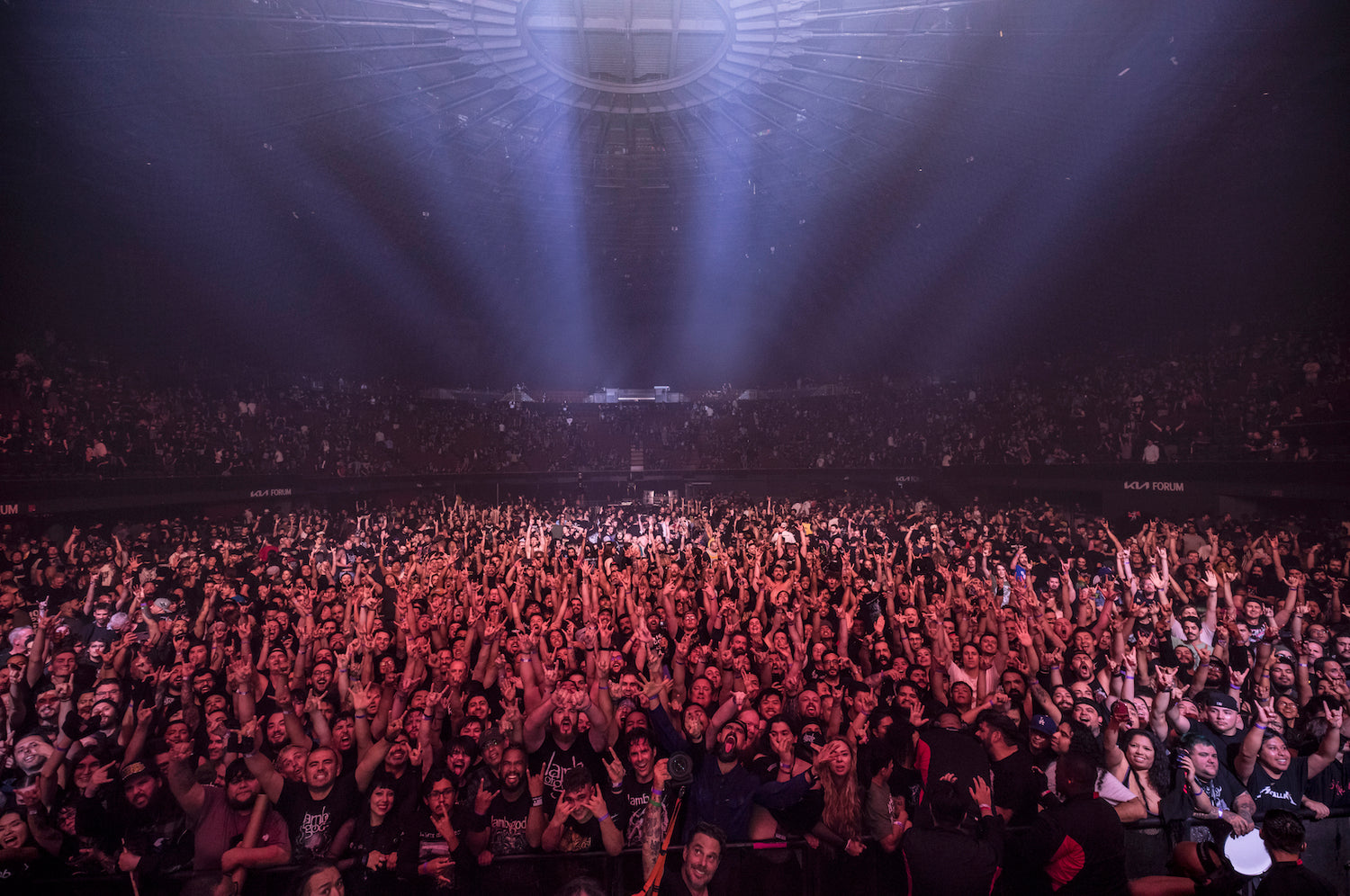 Retrospect: Randy Blythe Frames the Camaraderie and Command of the Ashes of Leviathan Tour