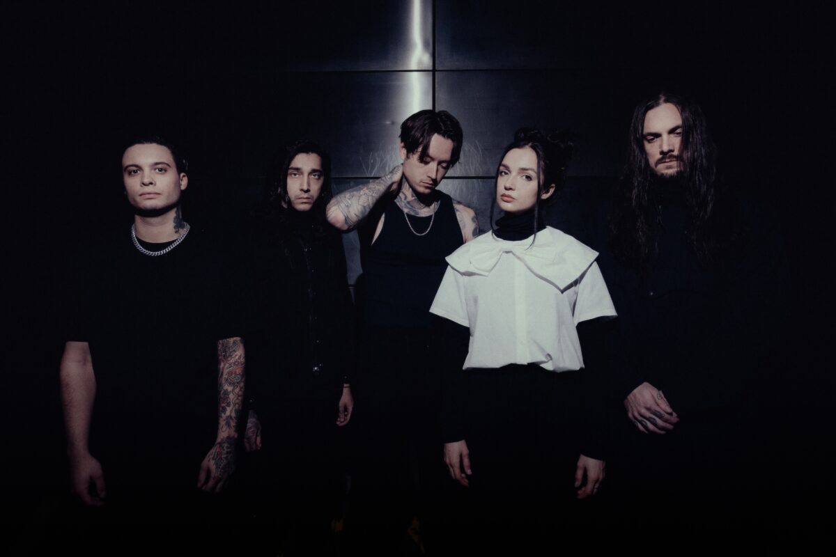 Bad Omens and Poppy Join Forces For Mammoth New Collaboration ’V.A.N’