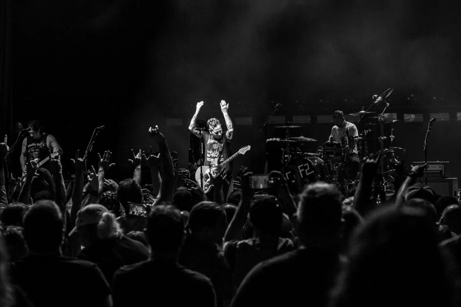 COREY TAYLOR FIRES ON ALL CYLINDERS FOR THE START OF HIS SOLO CMF2 TOUR