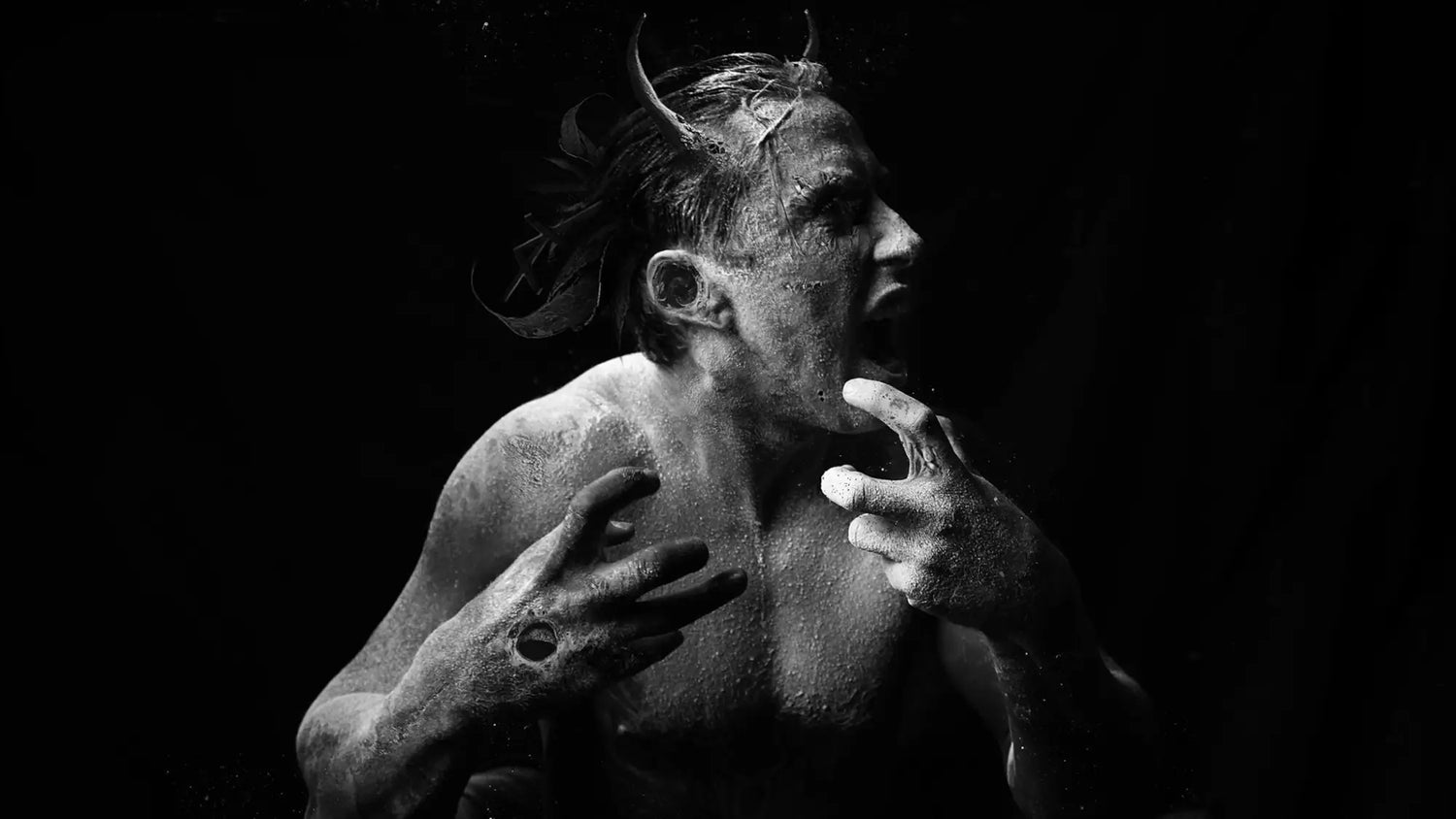 FALLING IN REVERSE - GOD IS A WEAPON - PRESALE CODE