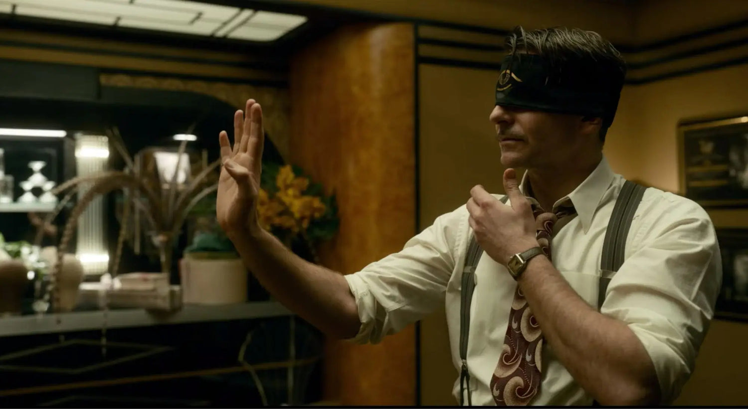 Guillermo del Toro’s ’Nightmare Alley’ Gets a New Captivating Trailer