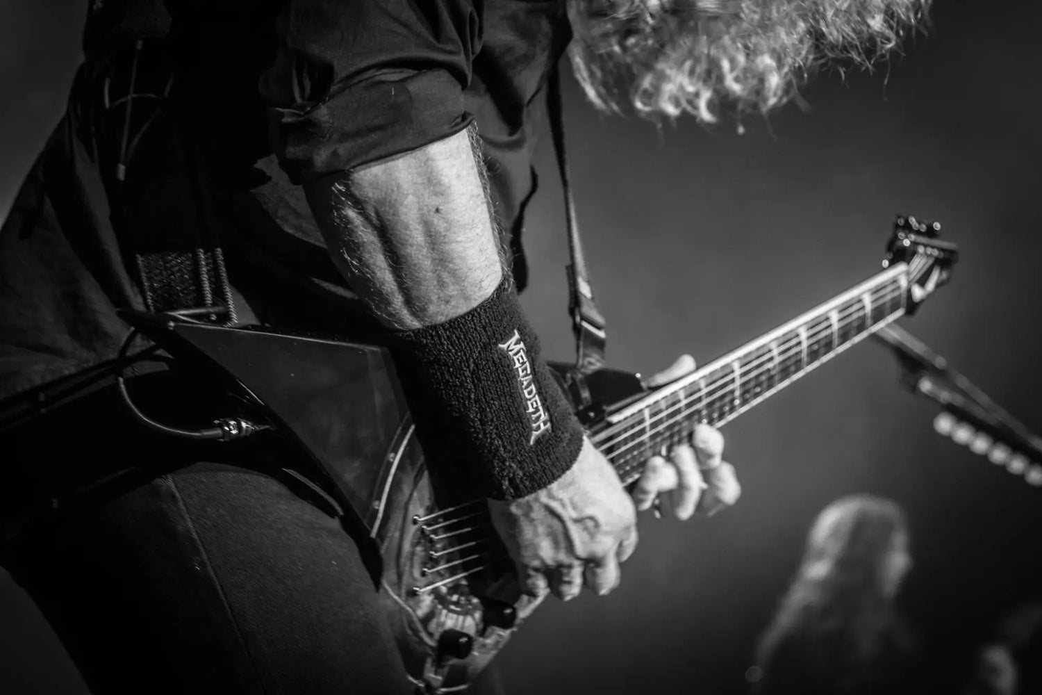 Members of Metallica Megadeth Slayer Judas Priest Mercyful Fate Accept and more discuss The Flying V in a new
