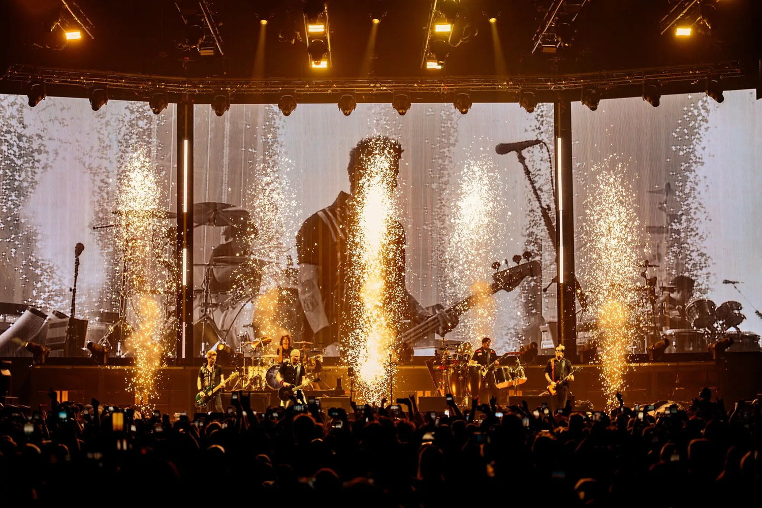 Offspring Floor It at the Forum on the Supercharged Tour