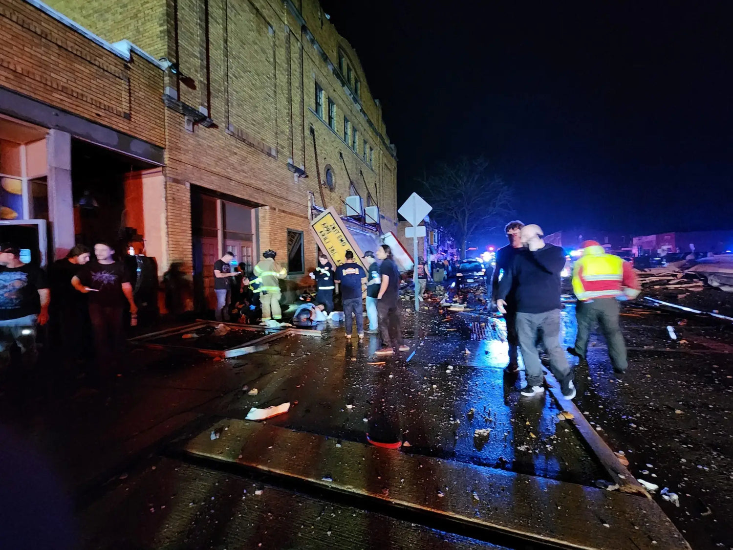 Photographer Justin Nuoffer recounts the heroism of fans that jumped into action during the structural collapse