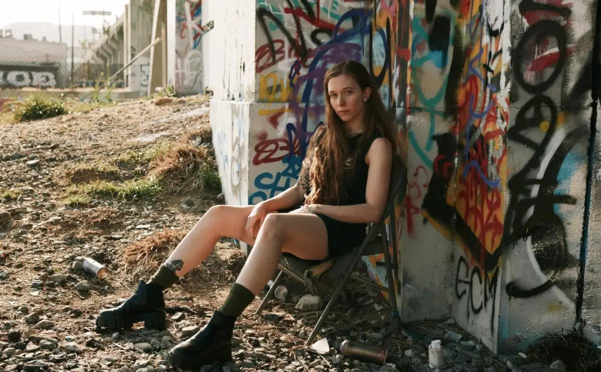 Reba Meyers Debuts Energized New.Single ’Clouded World’