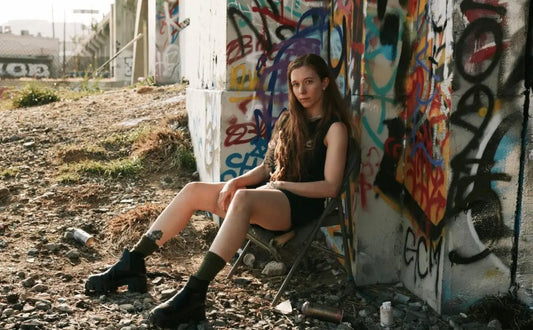 Reba Meyers Debuts Energized New.Single ’Clouded World’