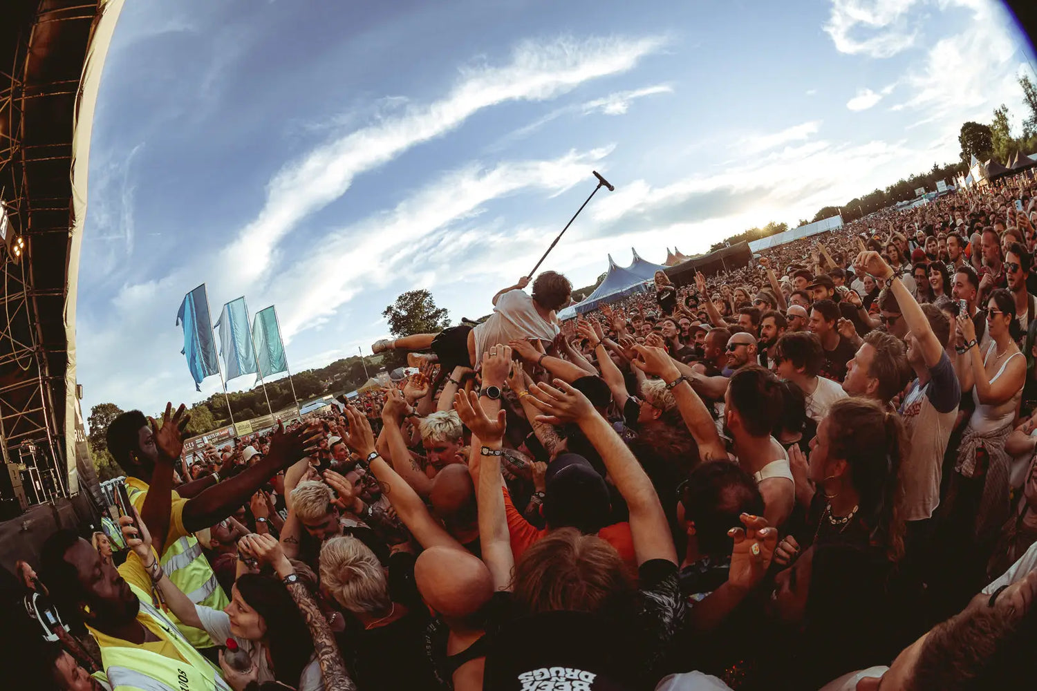 Stunning Images from 2000trees showcase one of the UK’s most beloved festival experiences