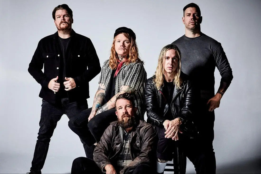 Underoath Debuts Towering New Single ’Teeth’