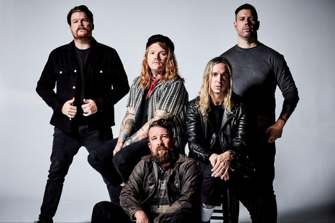 Underoath Debuts Towering New Single, "Teeth"