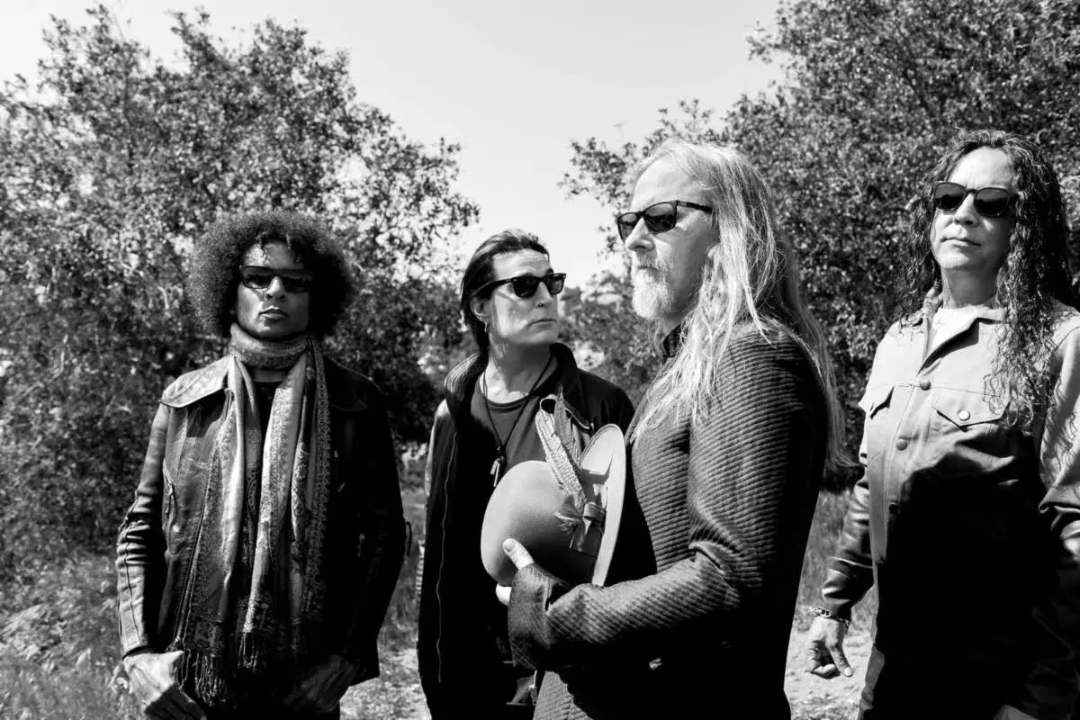Watch Corey Taylor Korn Mastodon and Metallica perform Alice In Chains classics for the Museum of Pop Culture Founders
