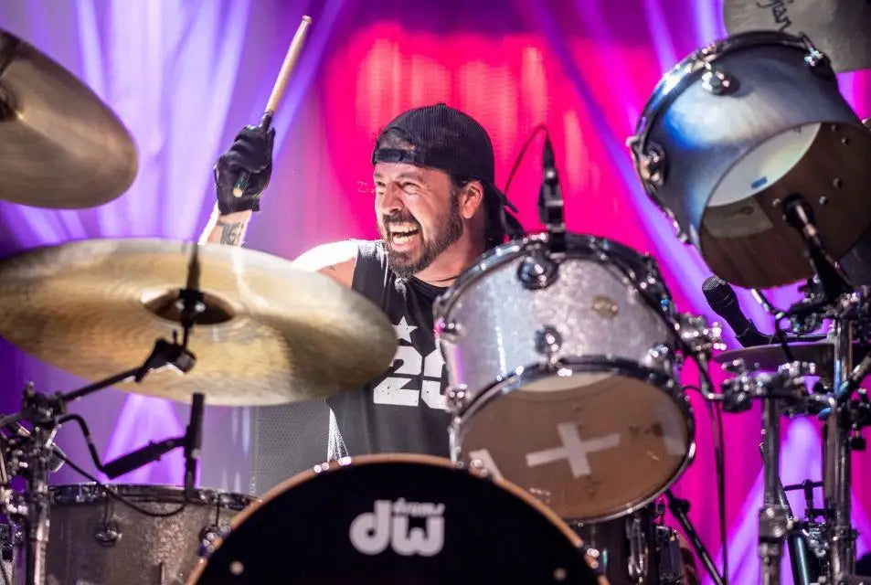 Watch Dave Grohl Perform a Marathon 30-plus Minute Rendition of His Instrumental Epic ’Play’