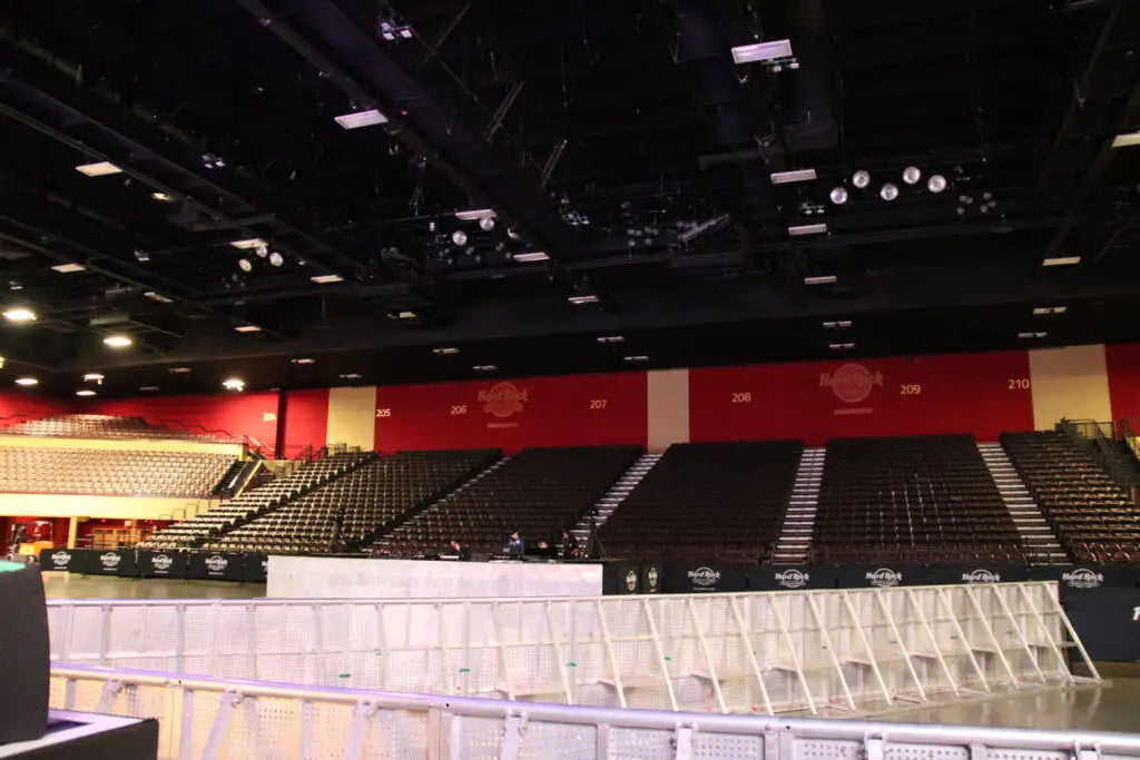 Heavy Haul: Scowl level up as both DIY champs and arena-ready prospects on the Limp Bizkit tour