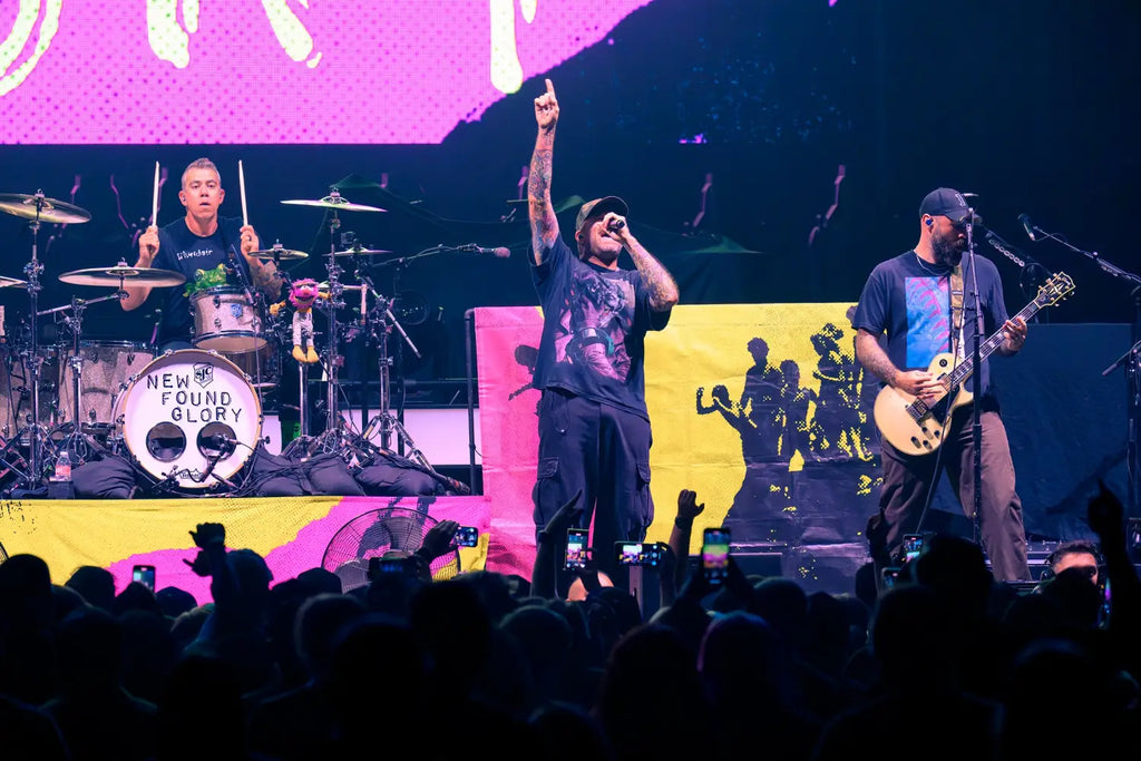 Offspring Floor It at the Forum on the Supercharged Tour