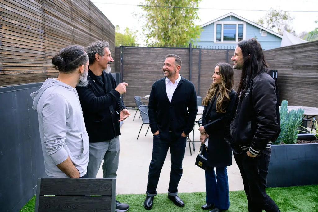 Serj Tankian Teams with Gibson to the Launch the’Foundations’ Les Paul Modern