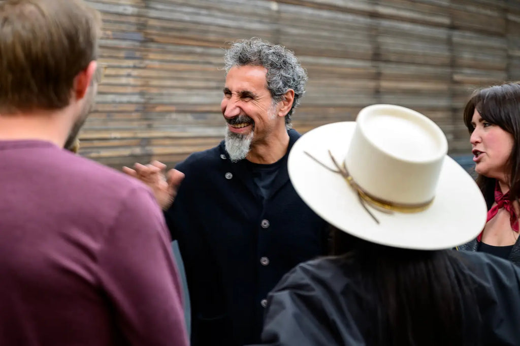 Serj Tankian Teams with Gibson to the Launch the’Foundations’ Les Paul Modern