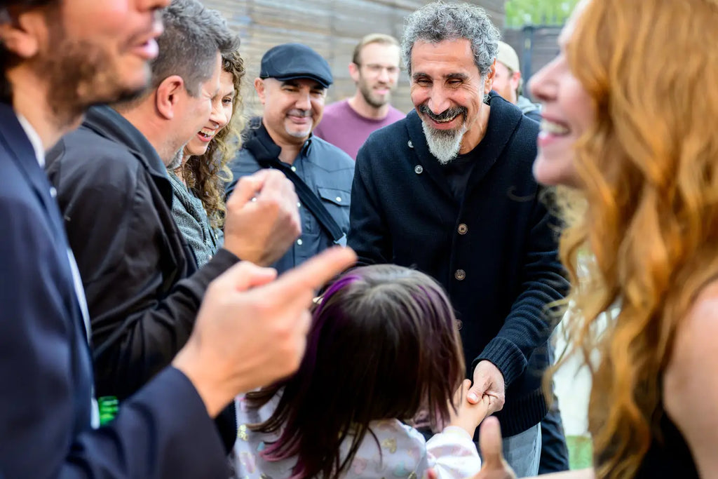 Serj Tankian Teams with Gibson to the Launch the’Foundations’ Les Paul Modern