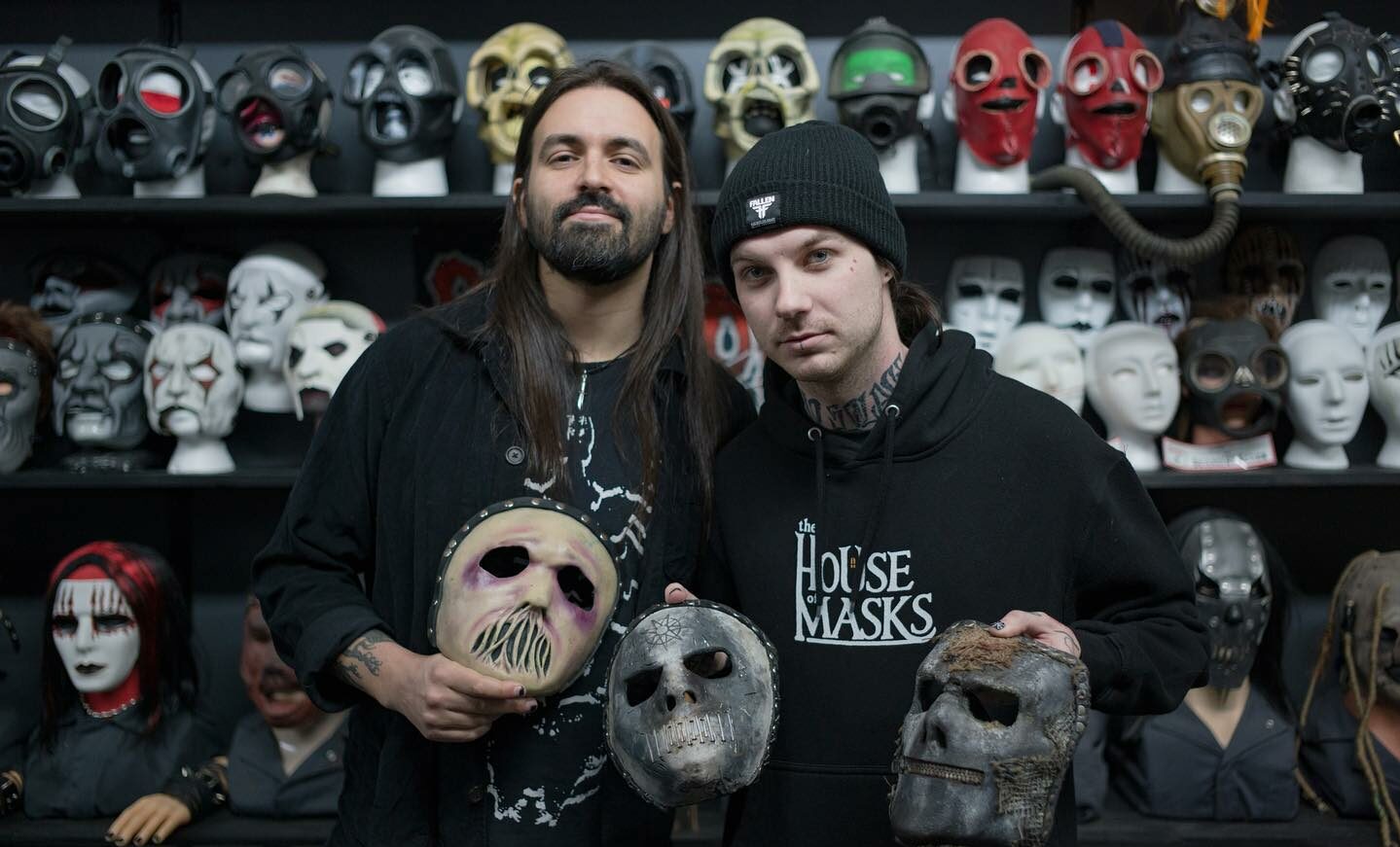 terrasse Zoom ind Hummingbird Jay Weinberg pays a visit to The House of Masks - Knotfest